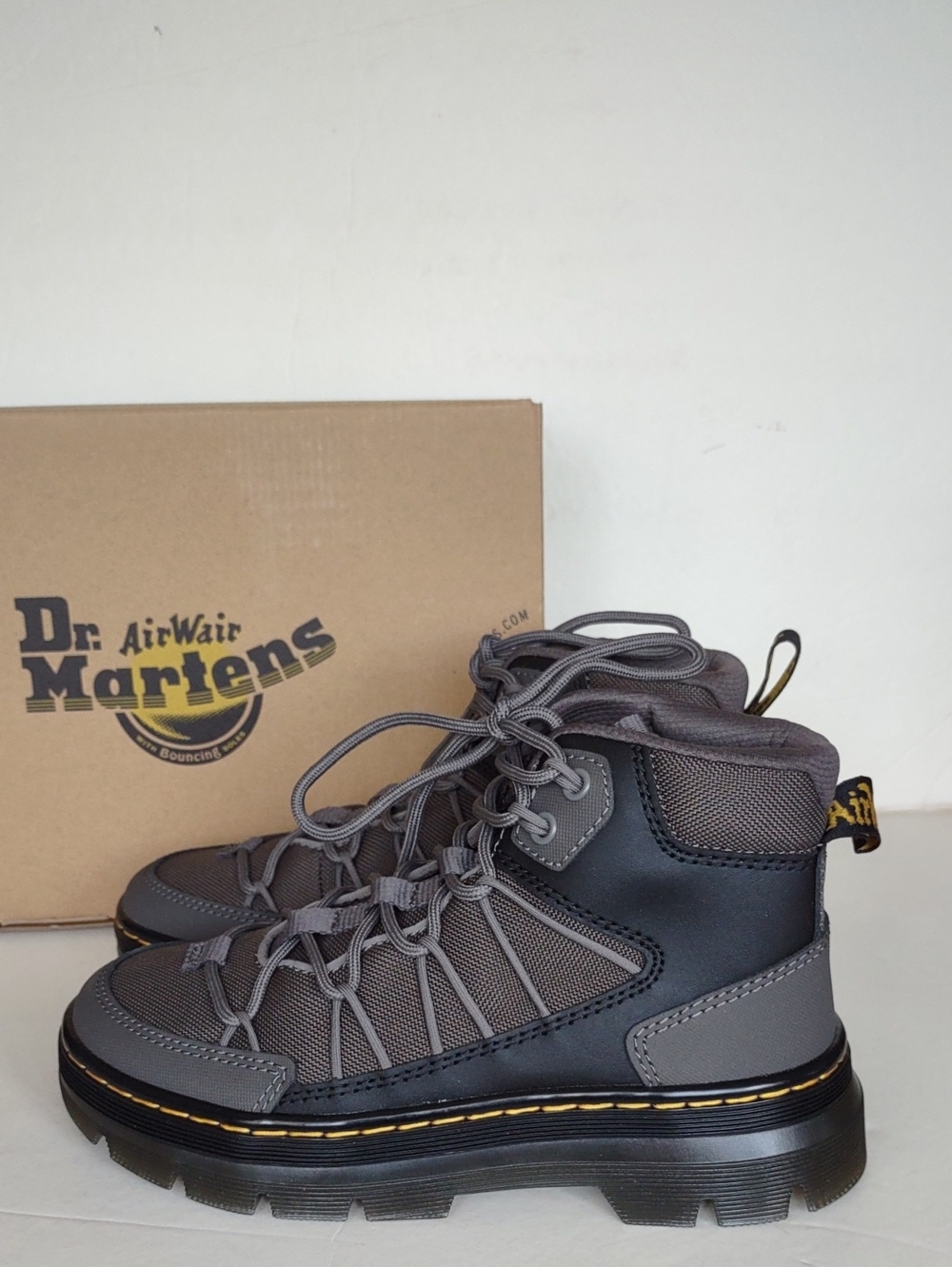 BRAND NEW DR MARTENS BUWICK BOOTS